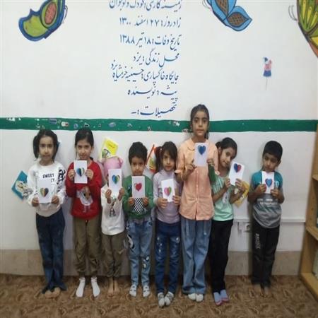 اجرای برنامه های بخش کودک(کاردستی به مناسبت عید فطر)